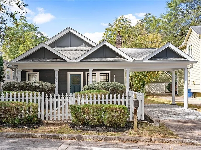 939 Cummings Street SE, Unit B - VCG sale
