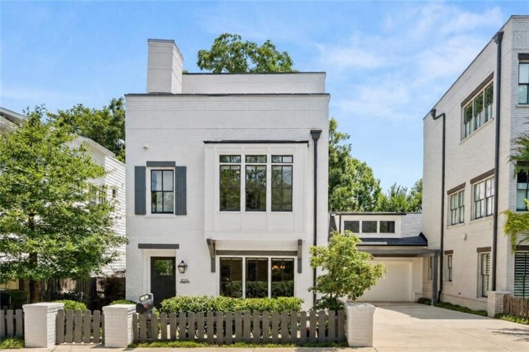 205 Corley Street NE - VCG sale